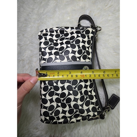 Coach White/Black Signature Leather Baguette‎ - Picture 4 of 8